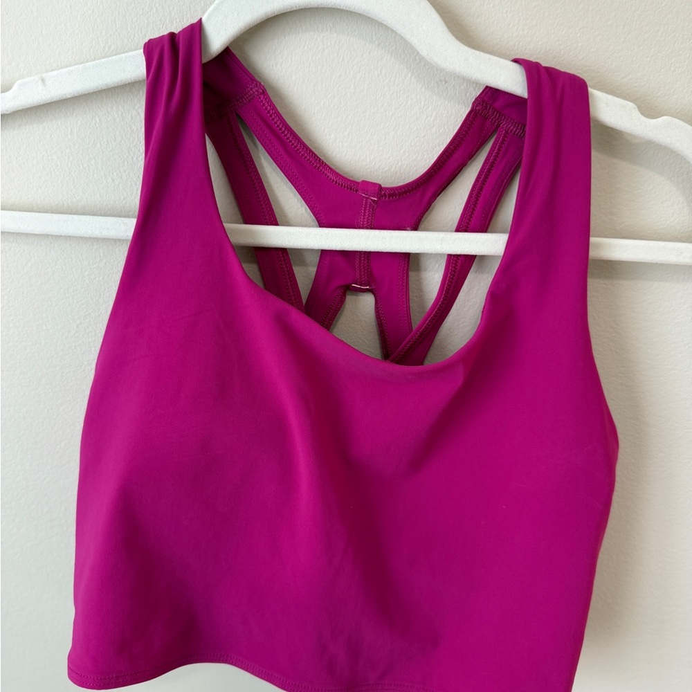 Lululemon Stash it Bra B/C cup in ripened raspberry size 6